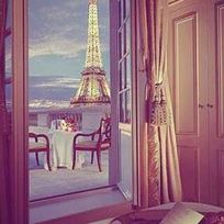 Alistate-Comida Romantica en Paris