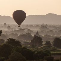 Alistate-Vuelo en globo en Bagan