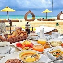 Alistate-Desayuno en la playa