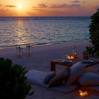 Alistate-Cena romantica en la playa