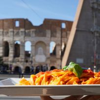 Alistate-Pastas frente al Coliseo