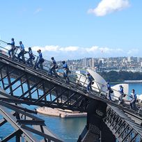 Alistate-Tour para escalar Puente de Sydney para dos personas
