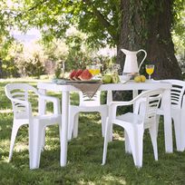 Alistate-Mesa y sillas para jardí.