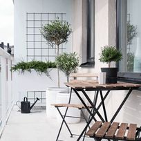 Alistate-Mesas y sillas balcon