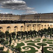 Alistate-Entrada al Palacio de Versalles - Francia