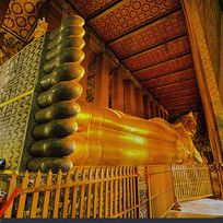 Alistate-Entrada al Templo Wat Po